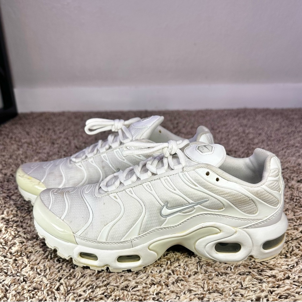 Nike Air Max Plus Youth Size 7Y Shoes Sneakers White Athletic CW7044-100